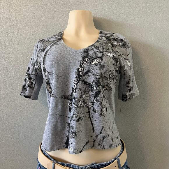 Kenneth Cole New York Grey Sequin Graphic Top – Size Medium - Picture 1 of 3